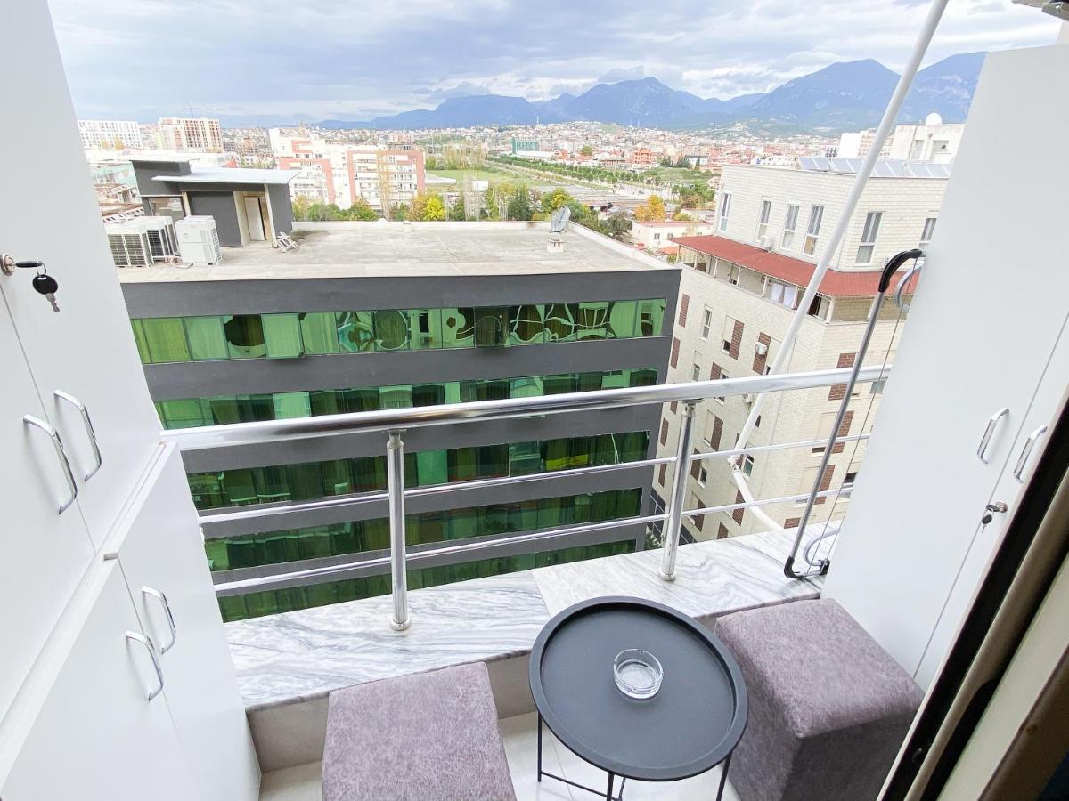 Center 8 - Way * Tirana